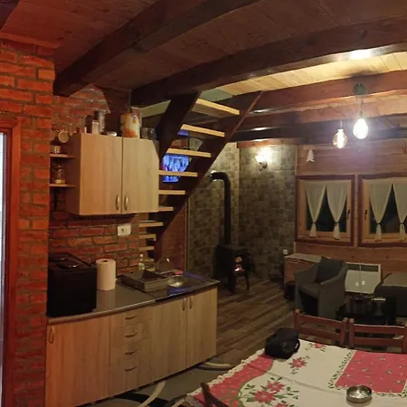 Brvnara Planinski Raj باغينا باستا