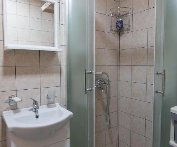 بيت للعطل Brvnara Planinski Raj باغينا باستا